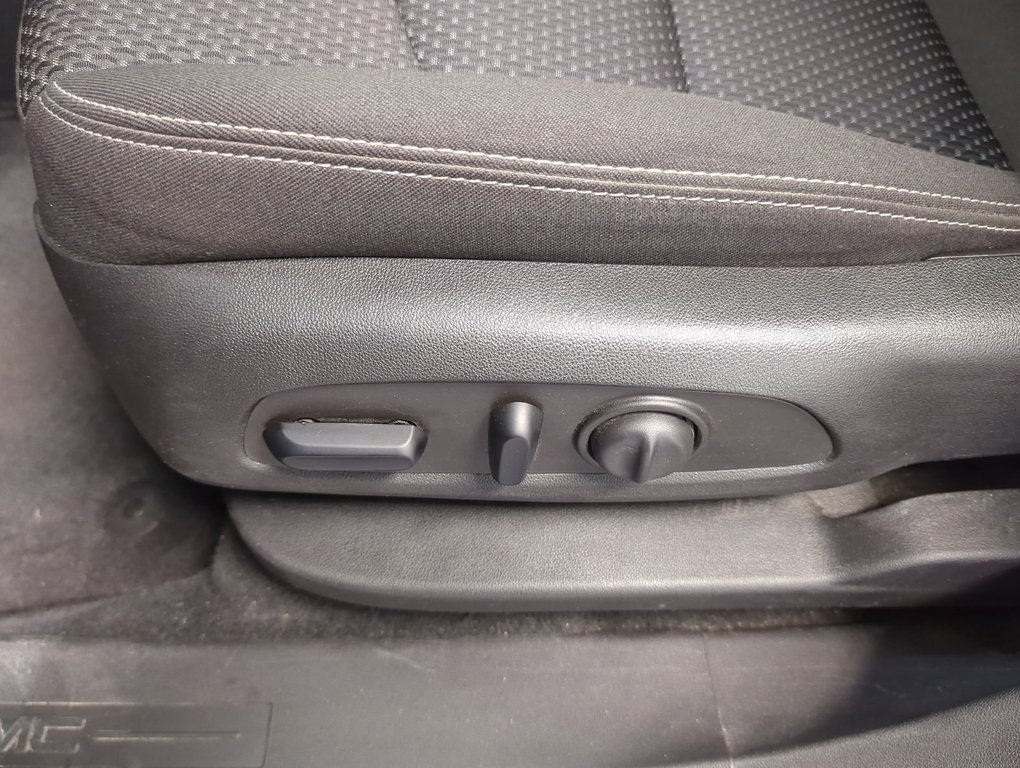 2023 GMC Terrain SLE in Dartmouth, Nova Scotia - 12 - w1024h768px