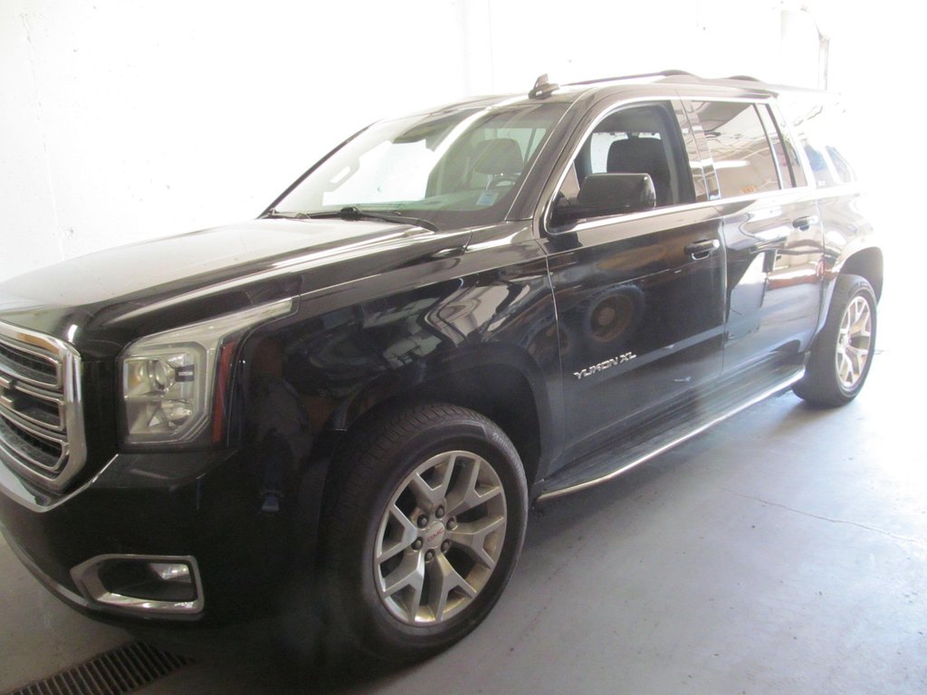 2019 GMC Yukon XL SLT in Dartmouth, Nova Scotia - 2 - w1024h768px