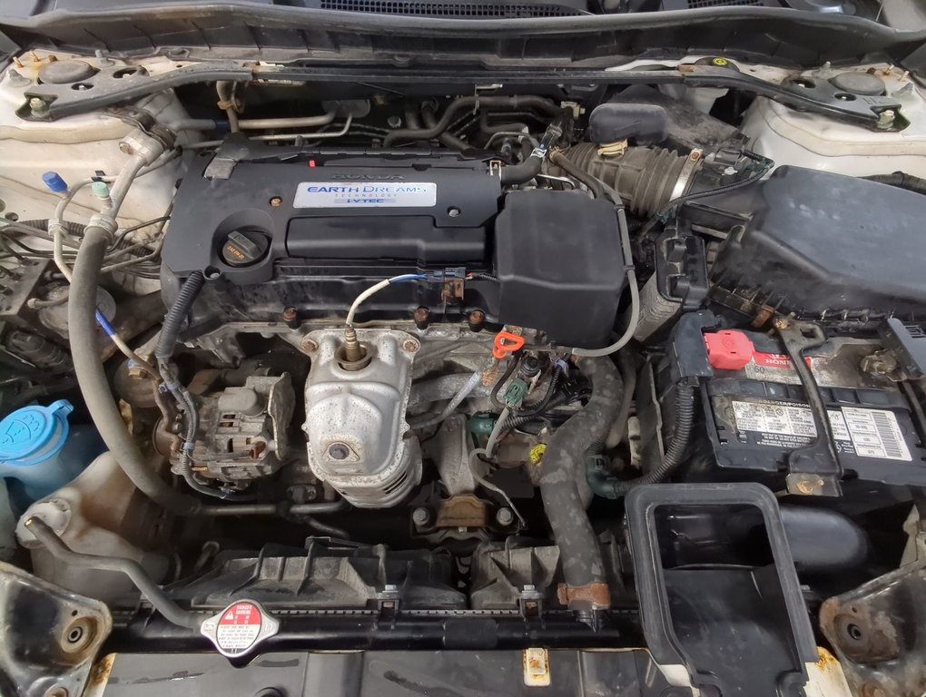 2015 Honda Accord Sedan EX-L in Dartmouth, Nova Scotia - 25 - w1024h768px