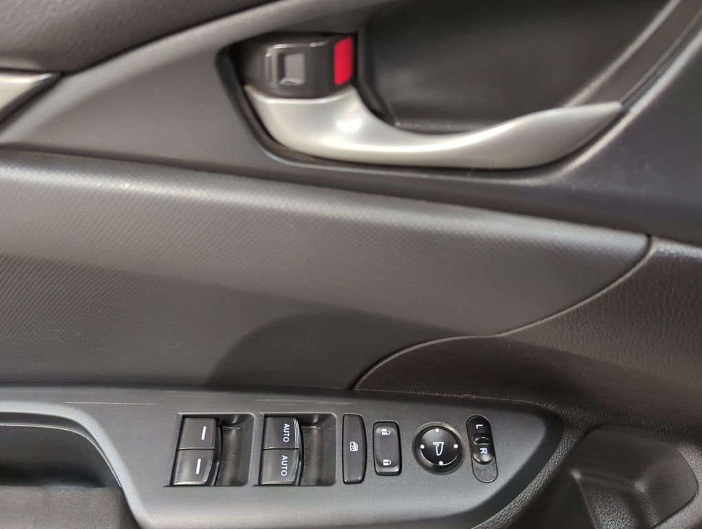 2020 Honda Civic Hatchback LX in Dartmouth, Nova Scotia - 13 - w1024h768px