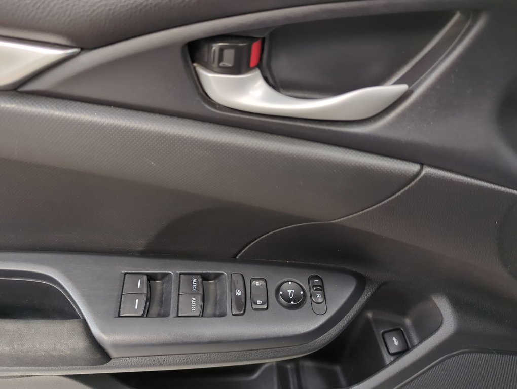 2018 Honda Civic Sedan SE in Dartmouth, Nova Scotia - 13 - w1024h768px