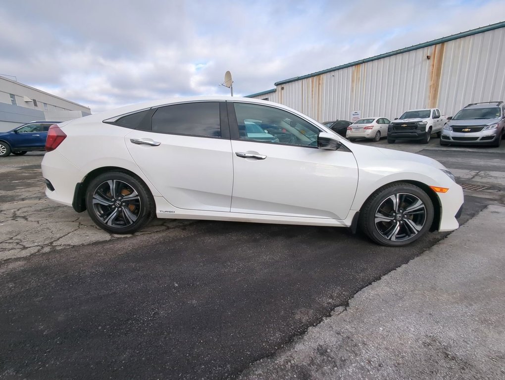 2018 Honda Civic Sedan Touring in Dartmouth, Nova Scotia - 9 - w1024h768px