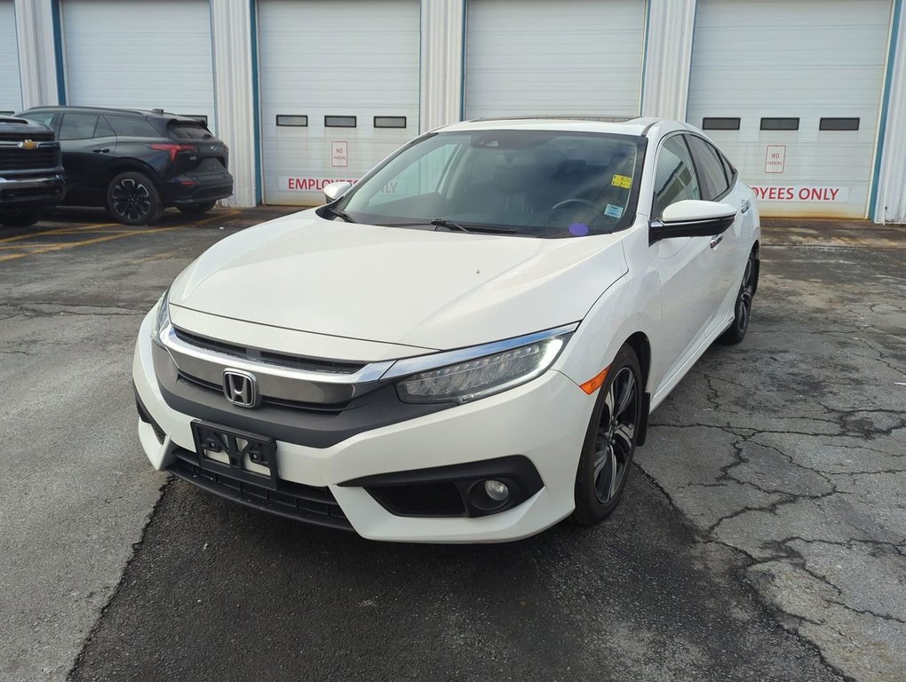 2018 Honda Civic Sedan Touring in Dartmouth, Nova Scotia - 4 - w1024h768px