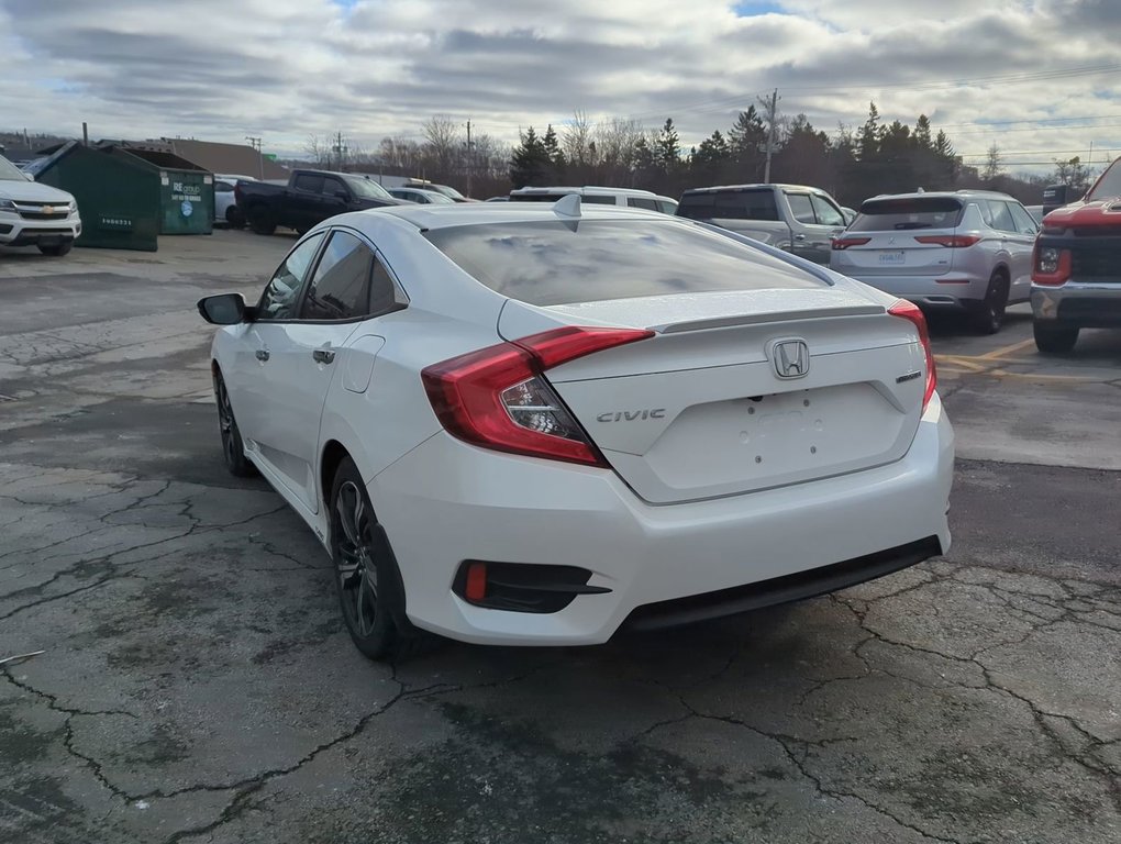 2018 Honda Civic Sedan Touring in Dartmouth, Nova Scotia - 6 - w1024h768px