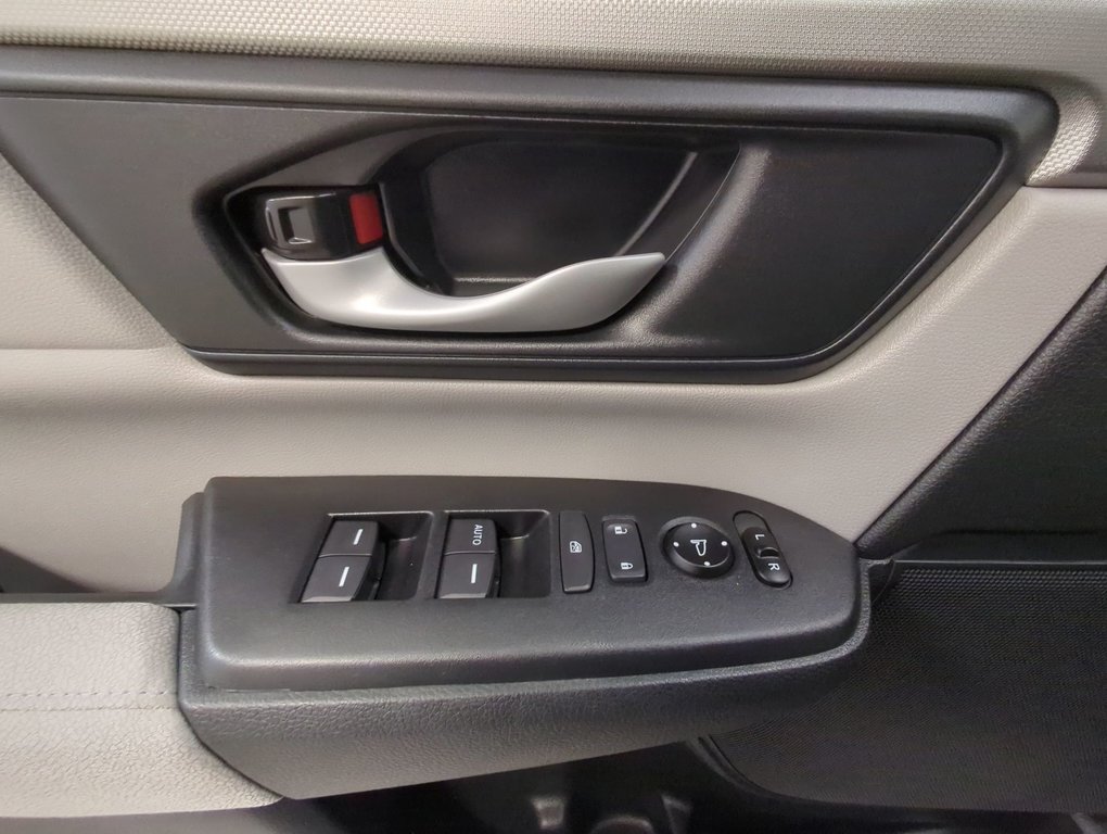 2017 Honda CR-V LX in Dartmouth, Nova Scotia - 13 - w1024h768px