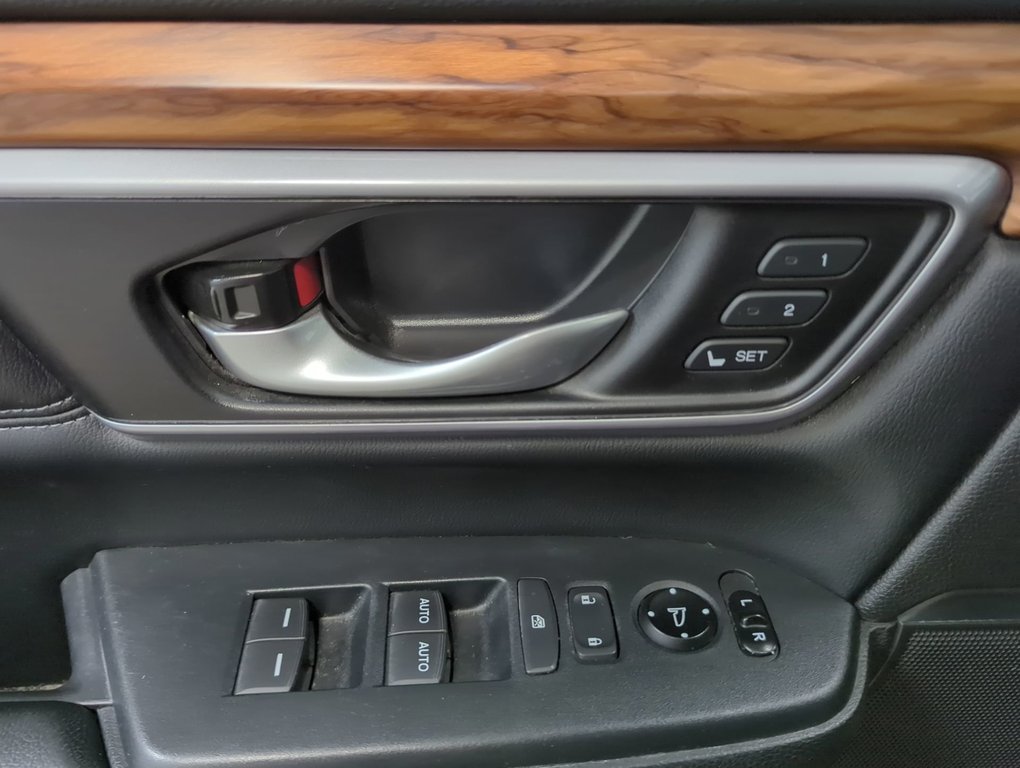 2017 Honda CR-V EX-L in Dartmouth, Nova Scotia - 13 - w1024h768px