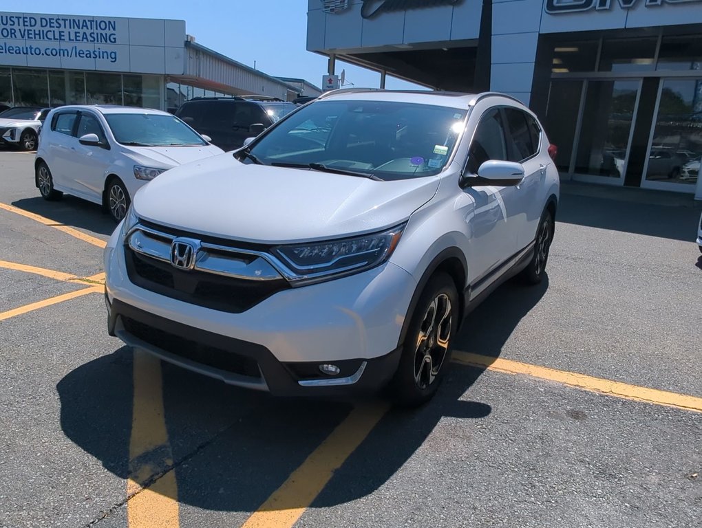 2019  CR-V Touring in Dartmouth, Nova Scotia - 4 - w1024h768px