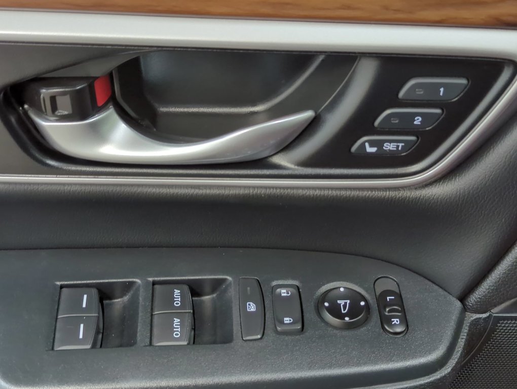 2020 Honda CR-V Touring Leather Sunroof Fresh MVI in Dartmouth, Nova Scotia - 13 - w1024h768px