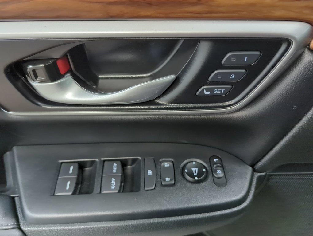 2022 Honda CR-V Touring in Dartmouth, Nova Scotia - 13 - w1024h768px