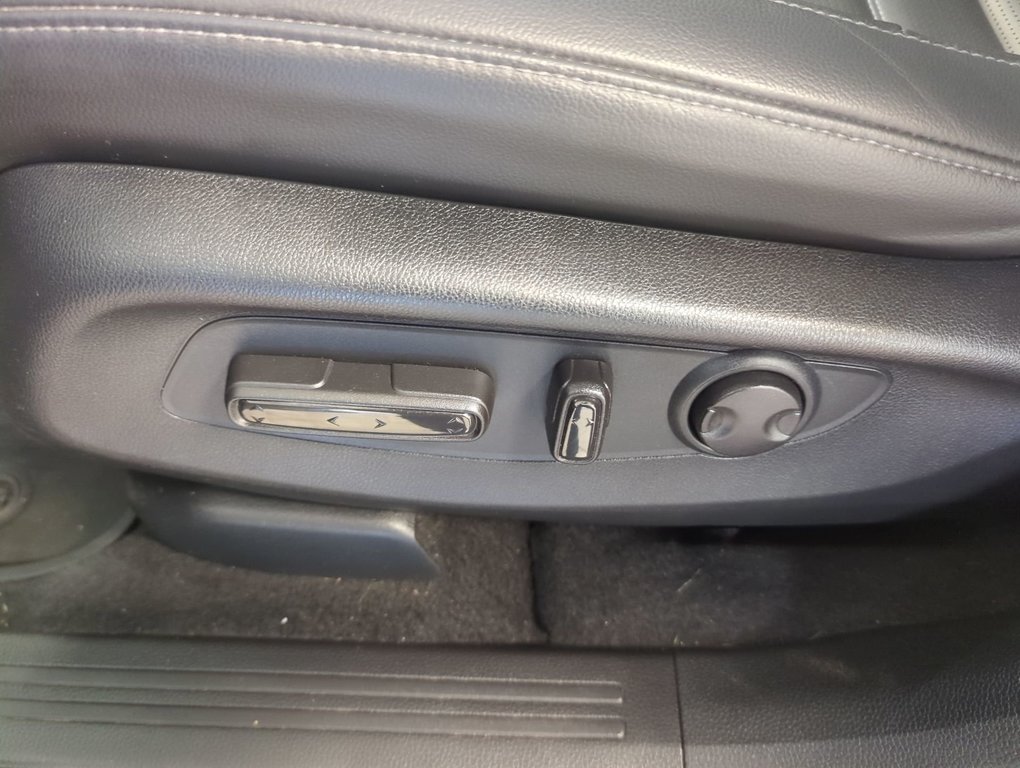 2023 Honda CR-V EX-L in Dartmouth, Nova Scotia - 12 - w1024h768px