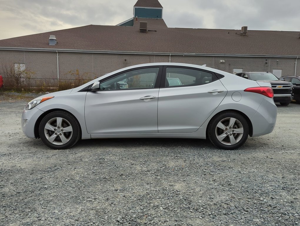 2013 Hyundai Elantra GLS in Dartmouth, Nova Scotia - 5 - w1024h768px