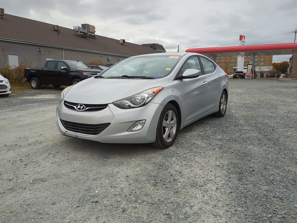 2013 Hyundai Elantra GLS in Dartmouth, Nova Scotia - 4 - w1024h768px