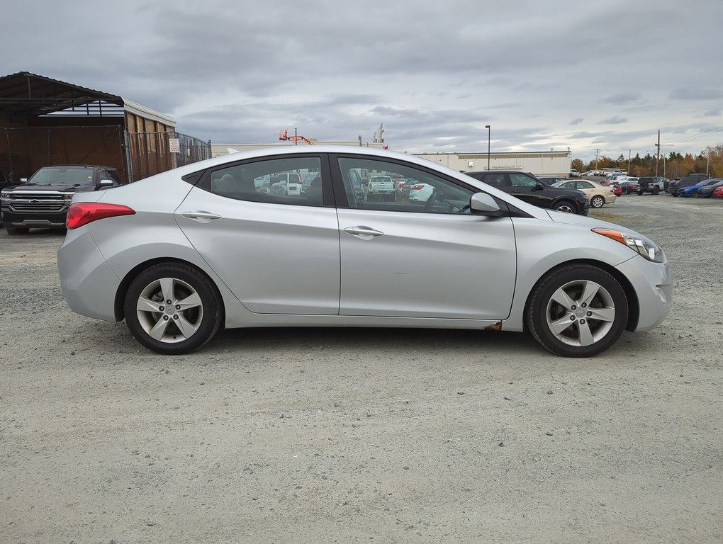 2013 Hyundai Elantra GLS in Dartmouth, Nova Scotia - 9 - w1024h768px