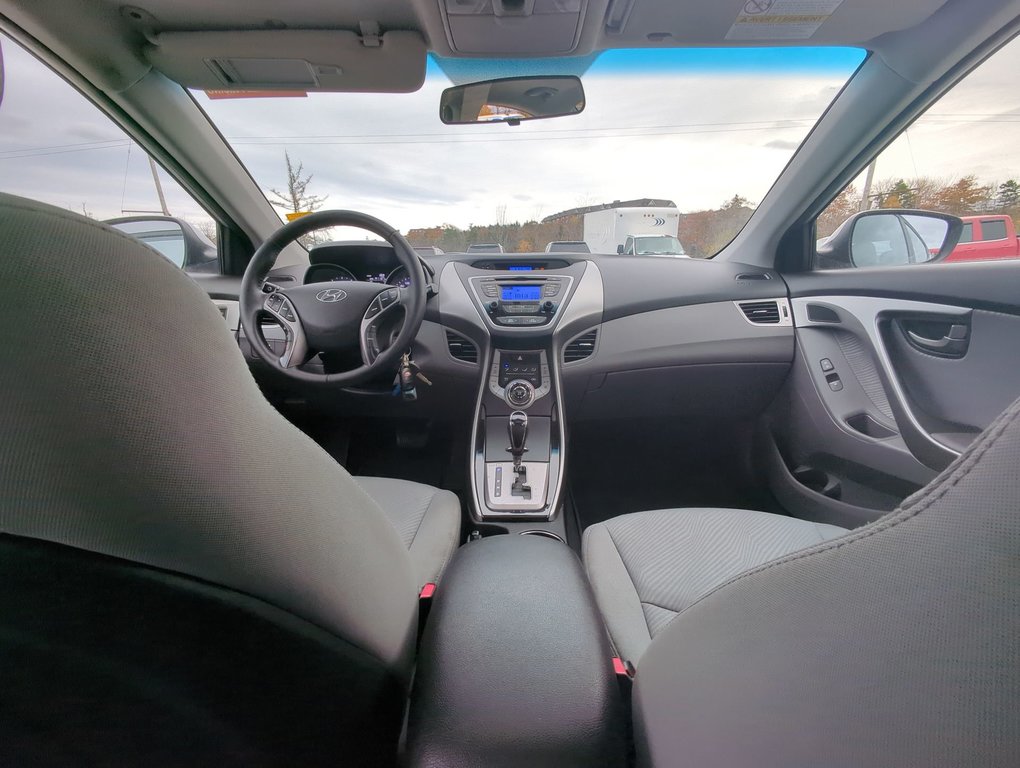 2013 Hyundai Elantra GLS in Dartmouth, Nova Scotia - 19 - w1024h768px