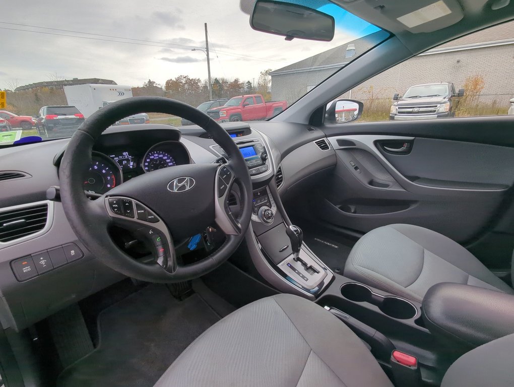 2013 Hyundai Elantra GLS in Dartmouth, Nova Scotia - 18 - w1024h768px