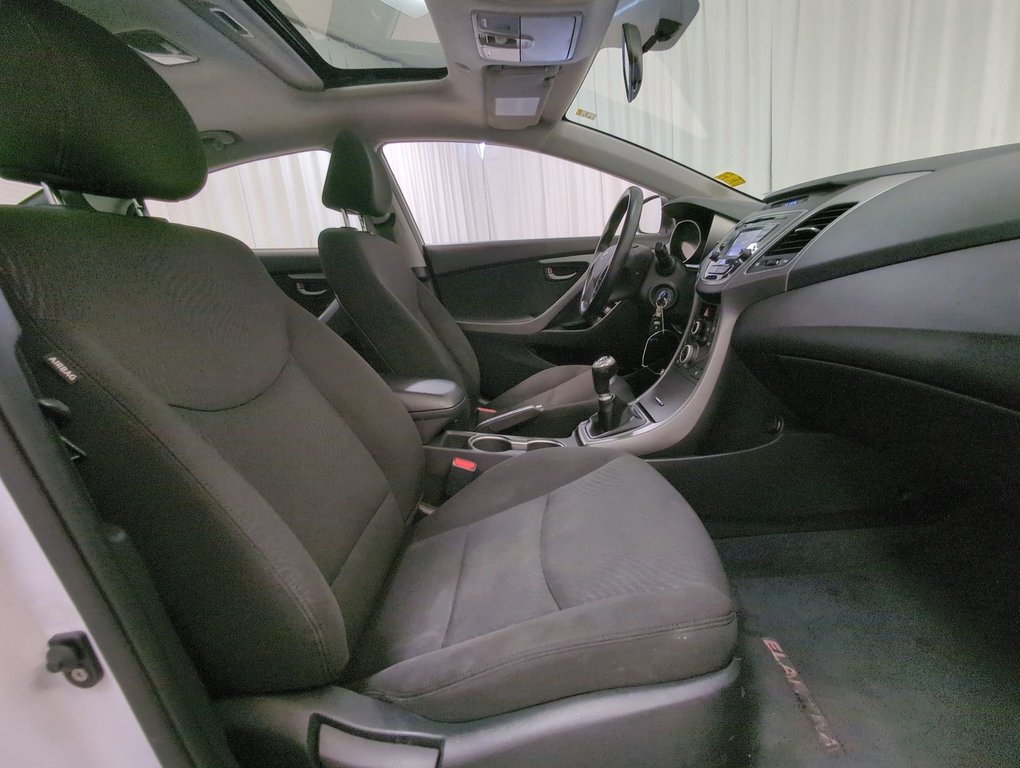 2016 Hyundai Elantra GLS in Dartmouth, Nova Scotia - 24 - w1024h768px