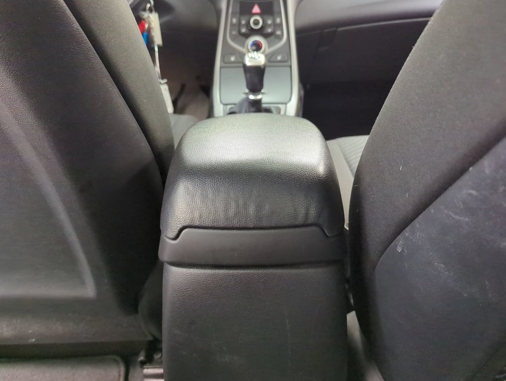 2016 Hyundai Elantra GLS in Dartmouth, Nova Scotia - 20 - w1024h768px