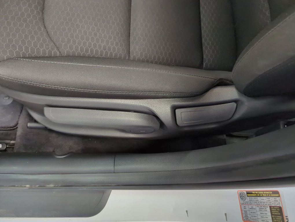 2020 Hyundai Elantra Preferred in Dartmouth, Nova Scotia - 12 - w1024h768px