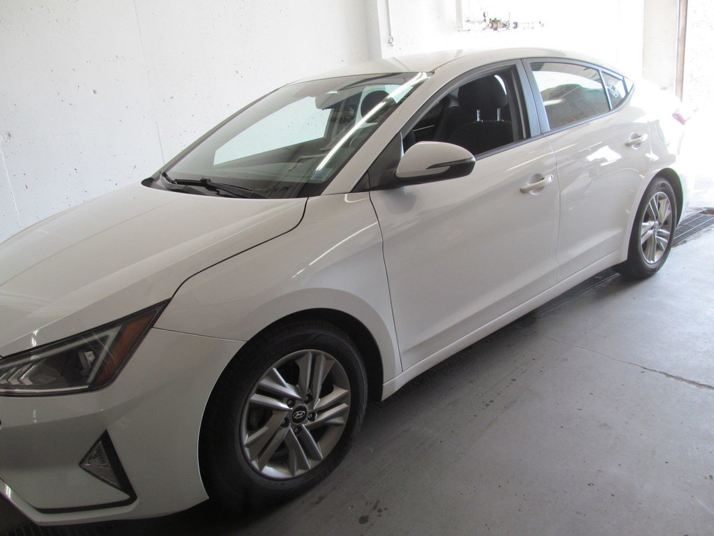 2020 Hyundai Elantra Preferred in Dartmouth, Nova Scotia - 2 - w1024h768px