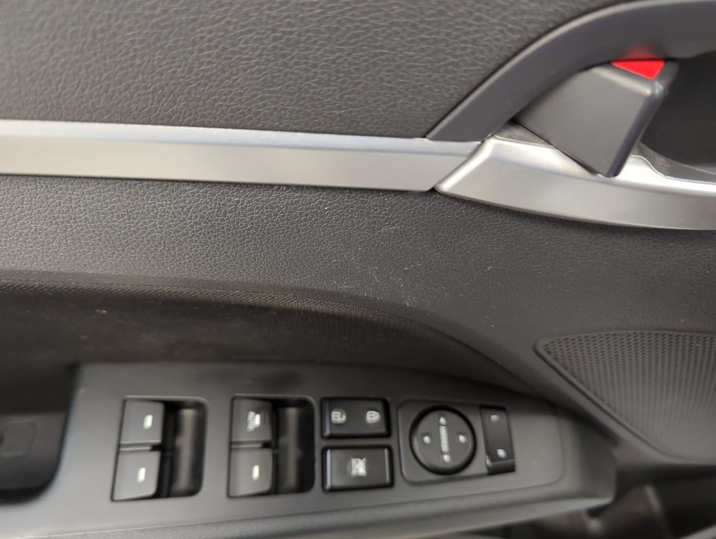 2020 Hyundai Elantra Preferred in Dartmouth, Nova Scotia - 13 - w1024h768px