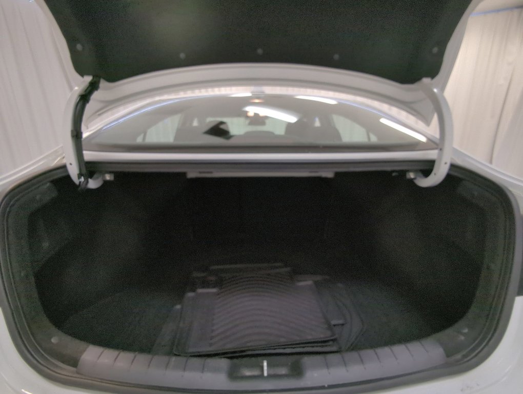 2020 Hyundai Elantra Preferred in Dartmouth, Nova Scotia - 22 - w1024h768px