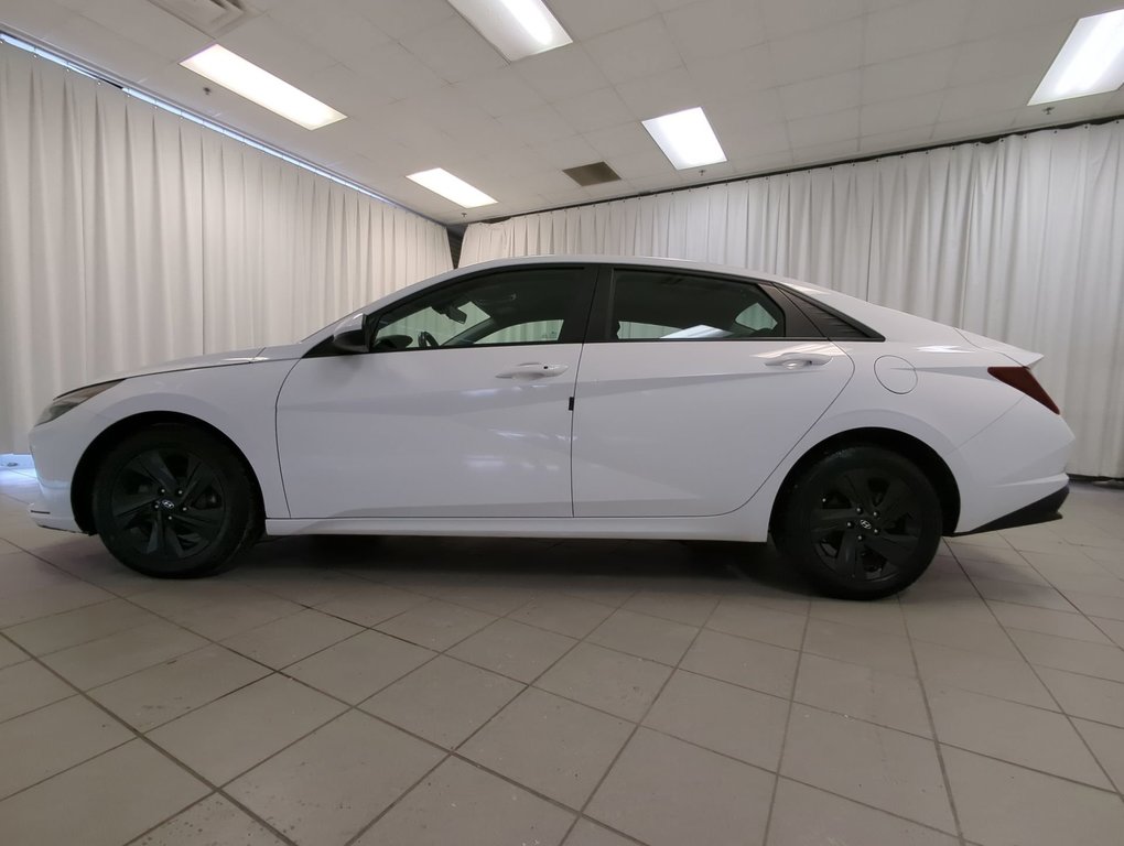 2022 Hyundai Elantra Preferred in Dartmouth, Nova Scotia - 5 - w1024h768px