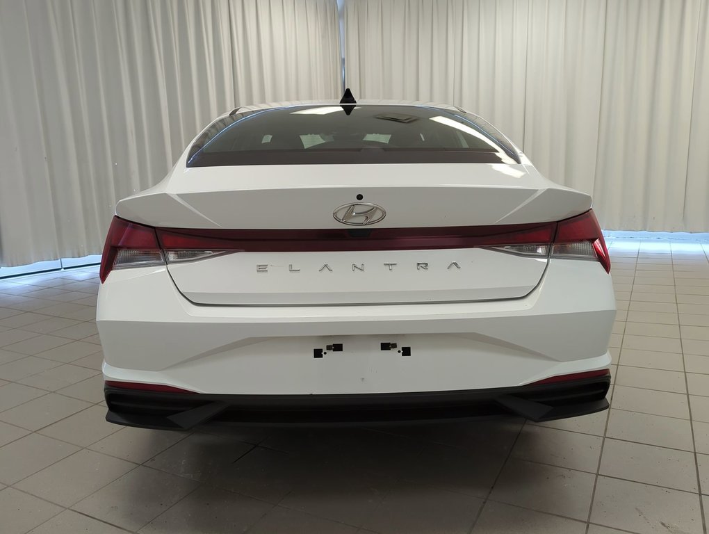 2022 Hyundai Elantra Preferred in Dartmouth, Nova Scotia - 7 - w1024h768px