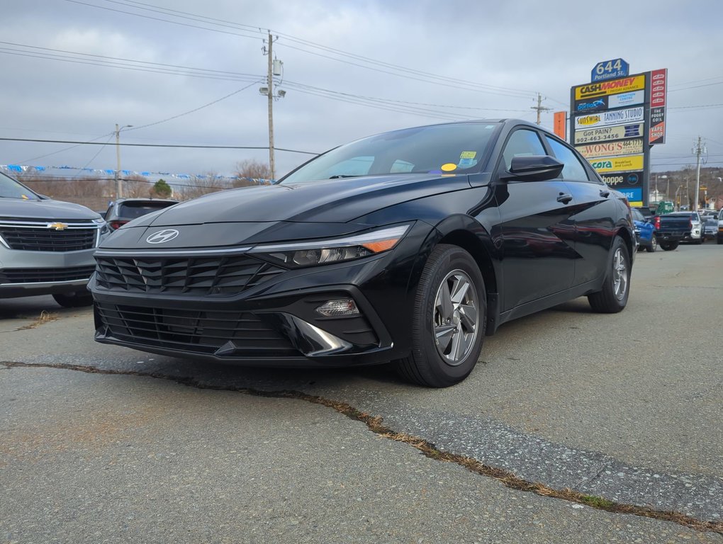 2024 Hyundai Elantra Essential *GM Certified* in Dartmouth, Nova Scotia - 4 - w1024h768px