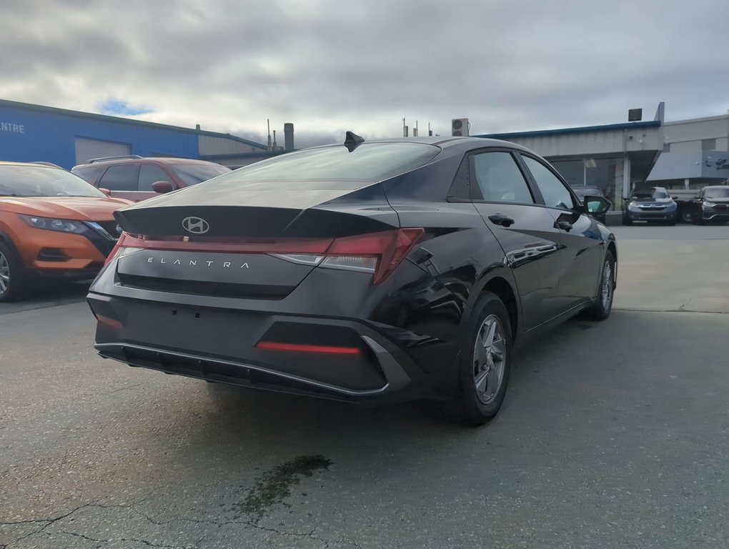 2024 Hyundai Elantra Essential *GM Certified* in Dartmouth, Nova Scotia - 8 - w1024h768px