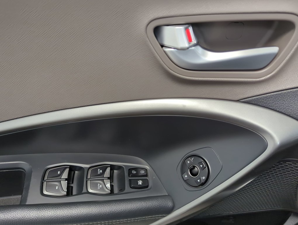 2018 Hyundai Santa Fe XL BASE in Dartmouth, Nova Scotia - 13 - w1024h768px