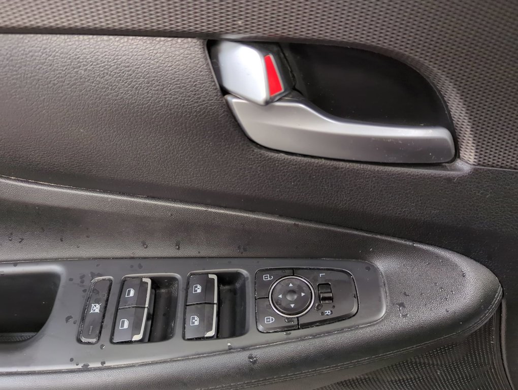 2020 Hyundai Santa Fe Essential in Dartmouth, Nova Scotia - 13 - w1024h768px