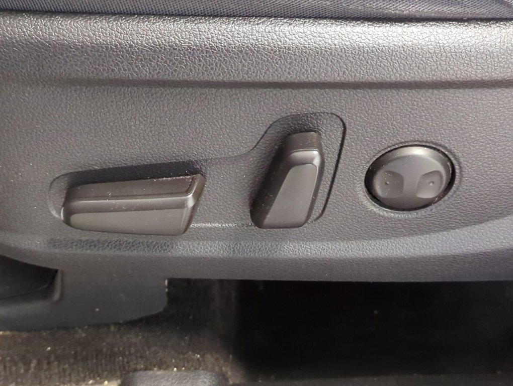 2021 Hyundai Santa Fe Preferred in Dartmouth, Nova Scotia - 12 - w1024h768px