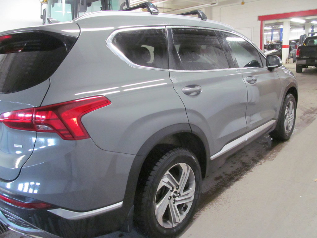 2021 Hyundai Santa Fe Preferred in Dartmouth, Nova Scotia - 4 - w1024h768px