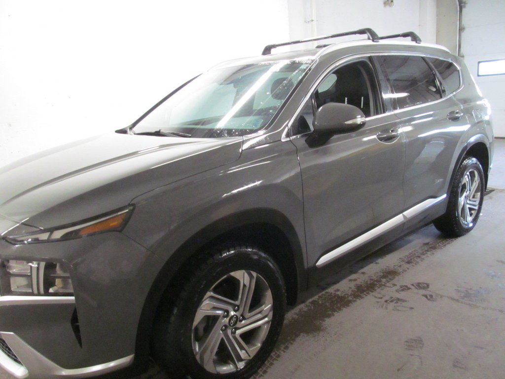 2021 Hyundai Santa Fe Preferred in Dartmouth, Nova Scotia - 2 - w1024h768px