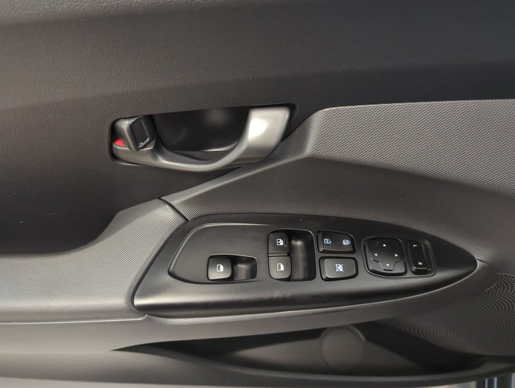 2020 Hyundai Veloster Turbo in Dartmouth, Nova Scotia - 13 - w1024h768px
