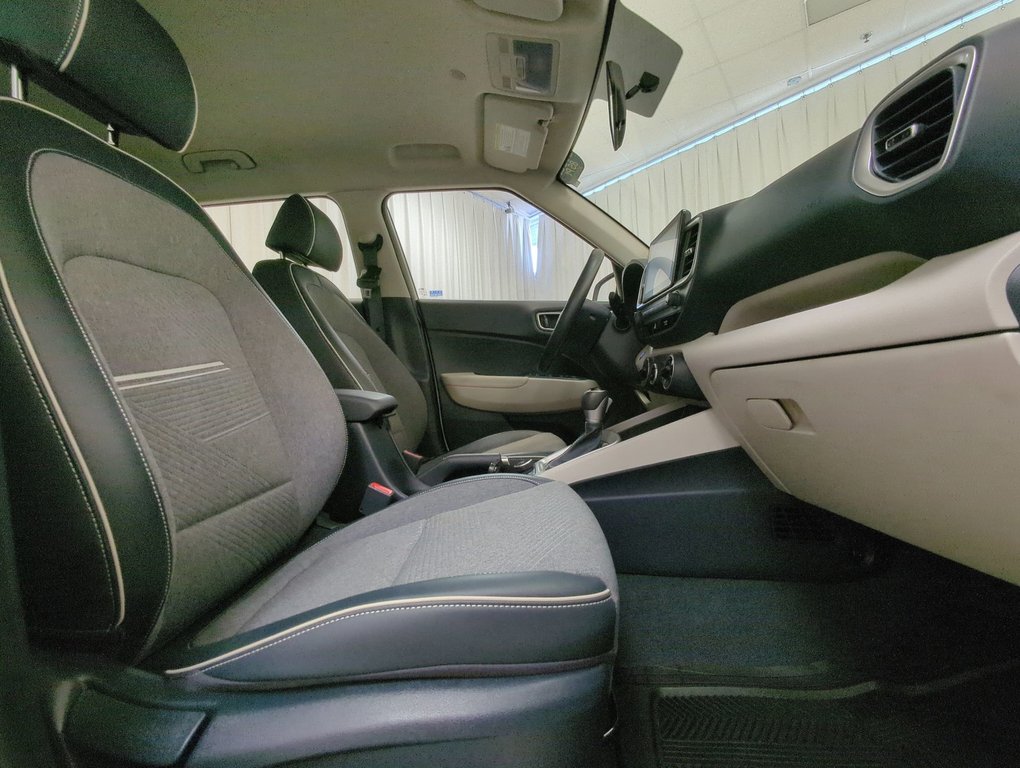 2020 Hyundai Venue Trend w/Urban Pkg/Denim Interior in Dartmouth, Nova Scotia - 23 - w1024h768px