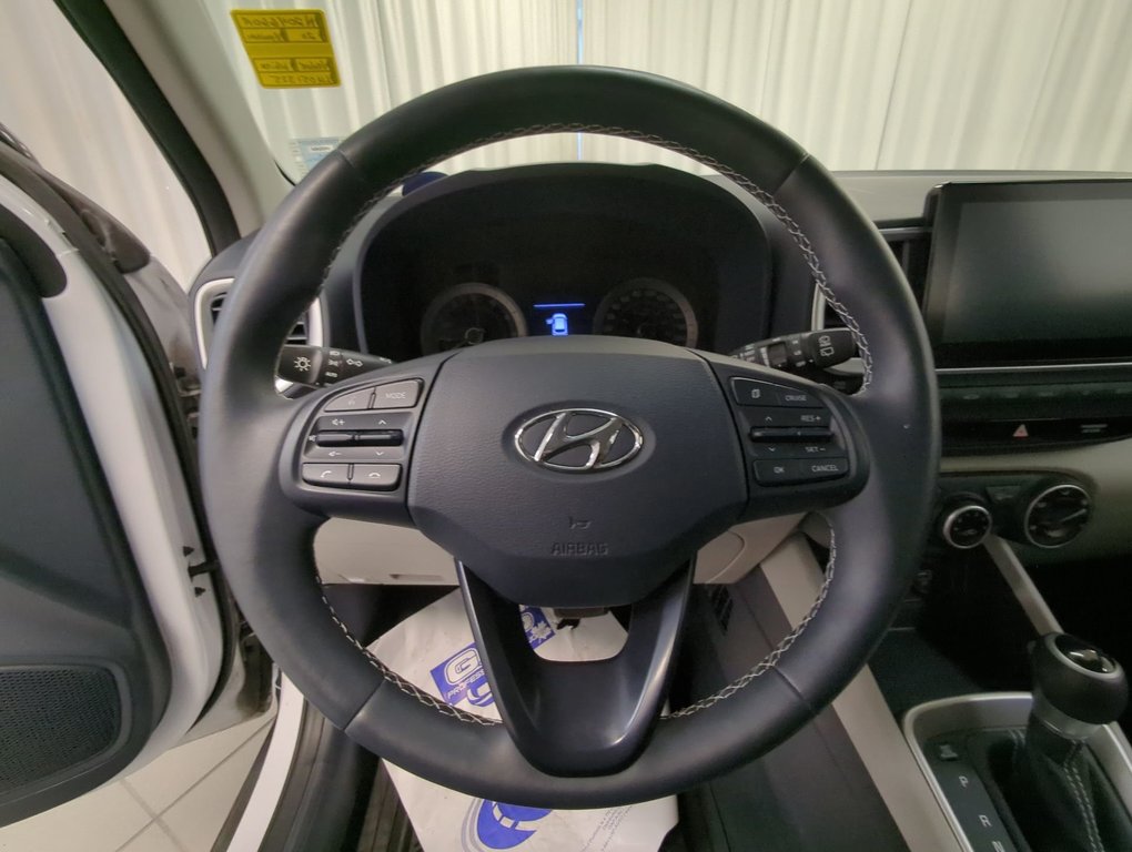 2020 Hyundai Venue Trend w/Urban Pkg/Denim Interior in Dartmouth, Nova Scotia - 14 - w1024h768px