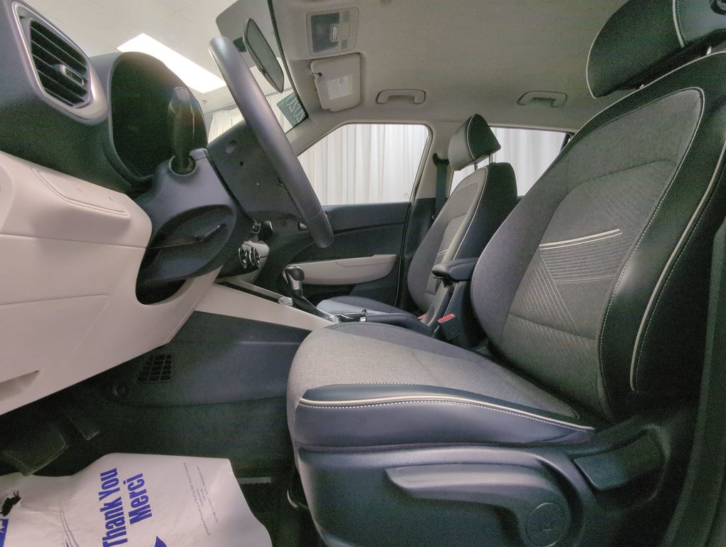 2020 Hyundai Venue Trend w/Urban Pkg/Denim Interior in Dartmouth, Nova Scotia - 11 - w1024h768px