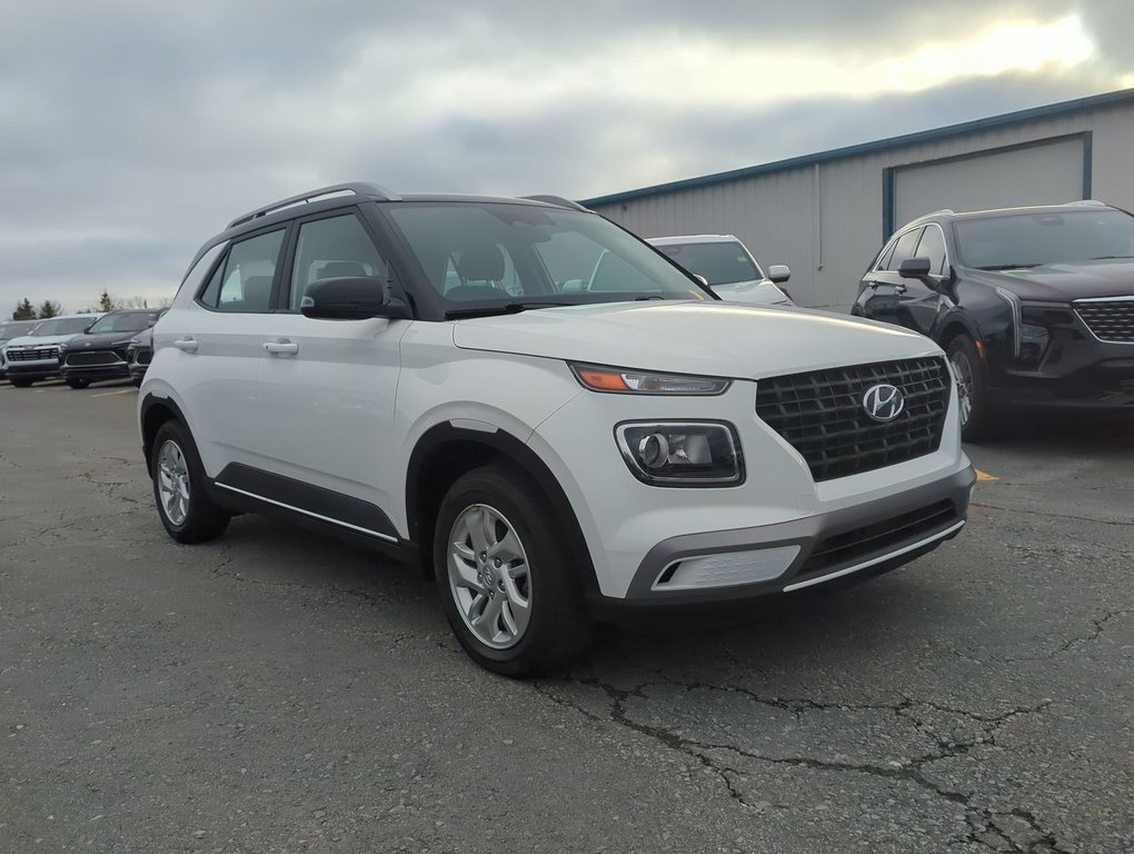 2023 Hyundai Venue Preferred *GM Certified* in Dartmouth, Nova Scotia - 2 - w1024h768px