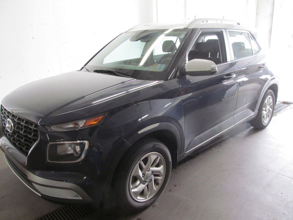 2023 Hyundai Venue Preferred in Dartmouth, Nova Scotia - 2 - w1024h768px