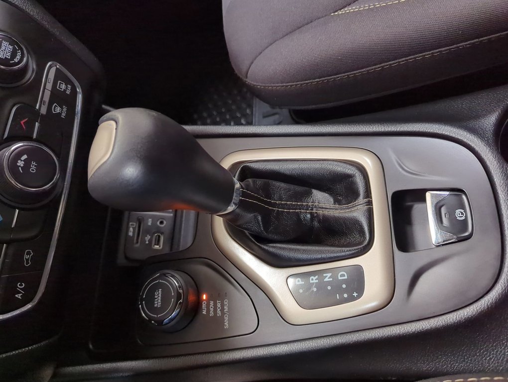 2016 Jeep Cherokee North in Dartmouth, Nova Scotia - 19 - w1024h768px