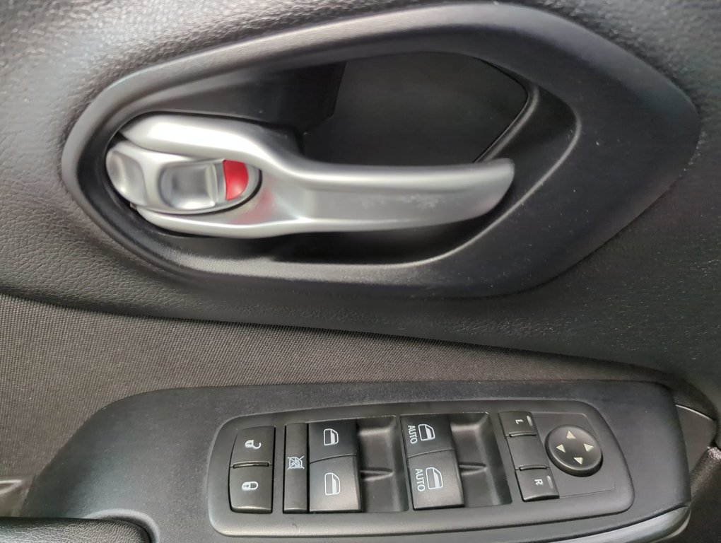 2016 Jeep Cherokee North in Dartmouth, Nova Scotia - 13 - w1024h768px