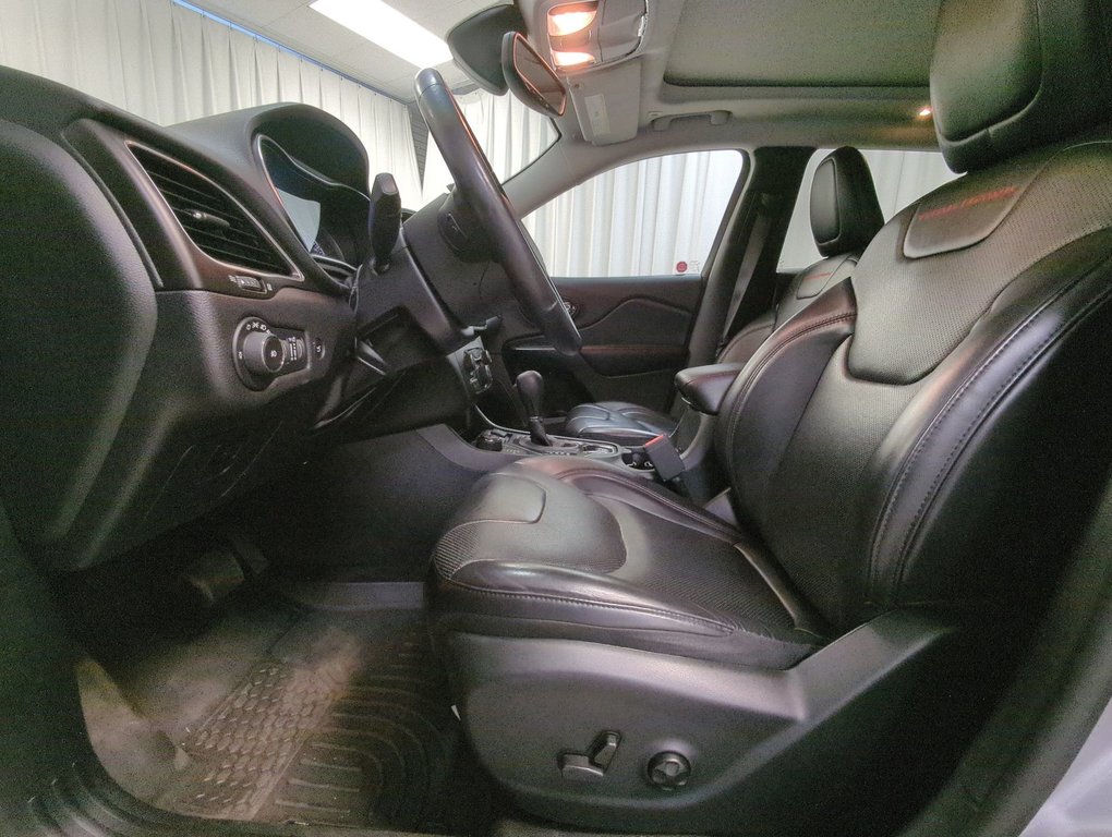 2019 Jeep Cherokee Trailhawk Elite in Dartmouth, Nova Scotia - 11 - w1024h768px