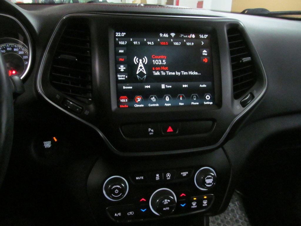 2020 Jeep Cherokee Trailhawk Elite in Dartmouth, Nova Scotia - 6 - w1024h768px