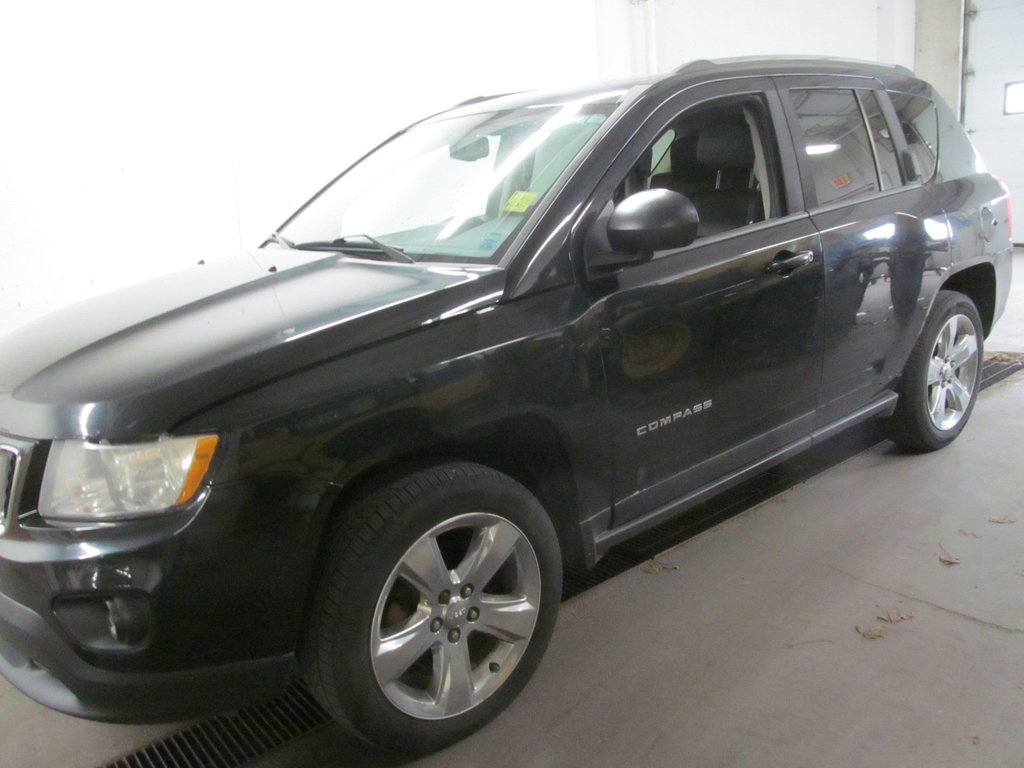 2013 Jeep Compass Limited in Dartmouth, Nova Scotia - 2 - w1024h768px