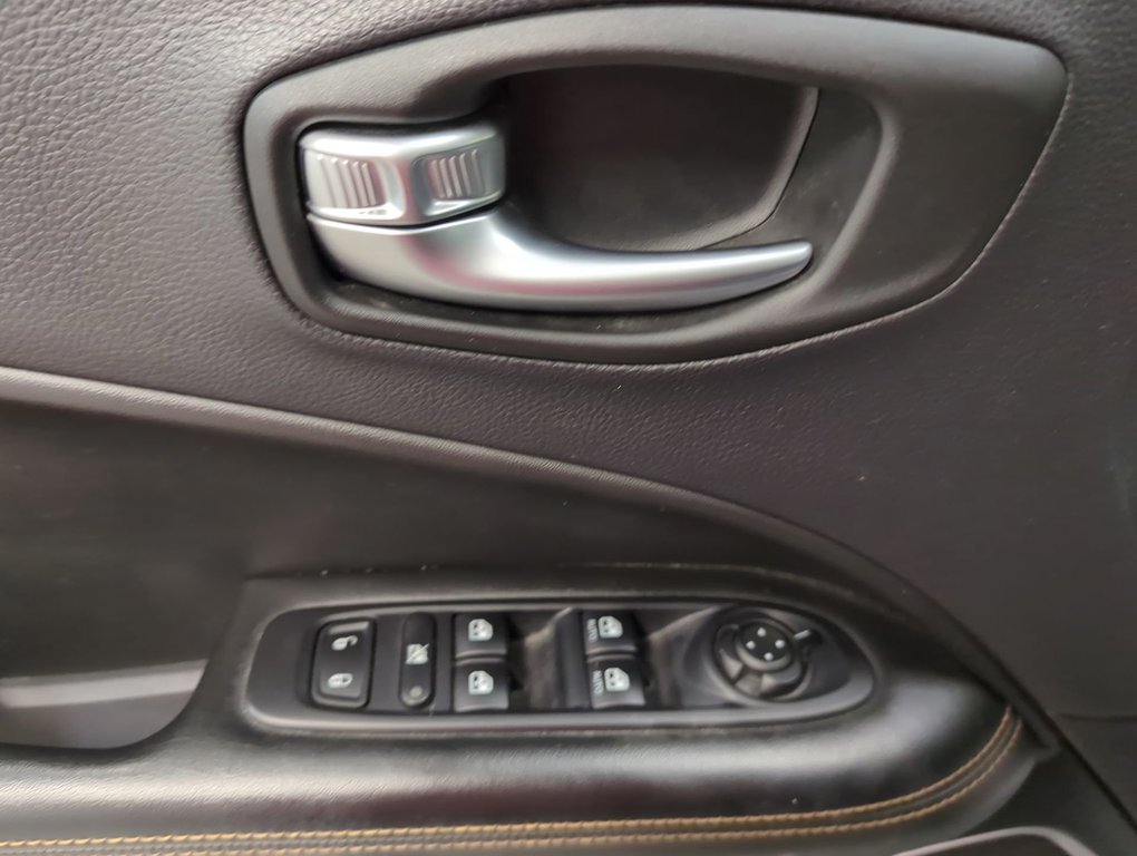 2018 Jeep Compass Limited in Dartmouth, Nova Scotia - 13 - w1024h768px