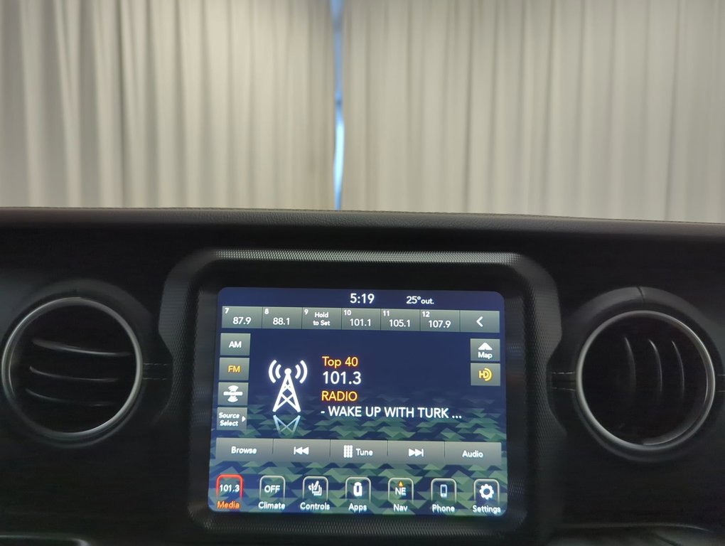 2021 Jeep Wrangler Unlimited Sahara 80th Anniversary in Dartmouth, Nova Scotia - 16 - w1024h768px