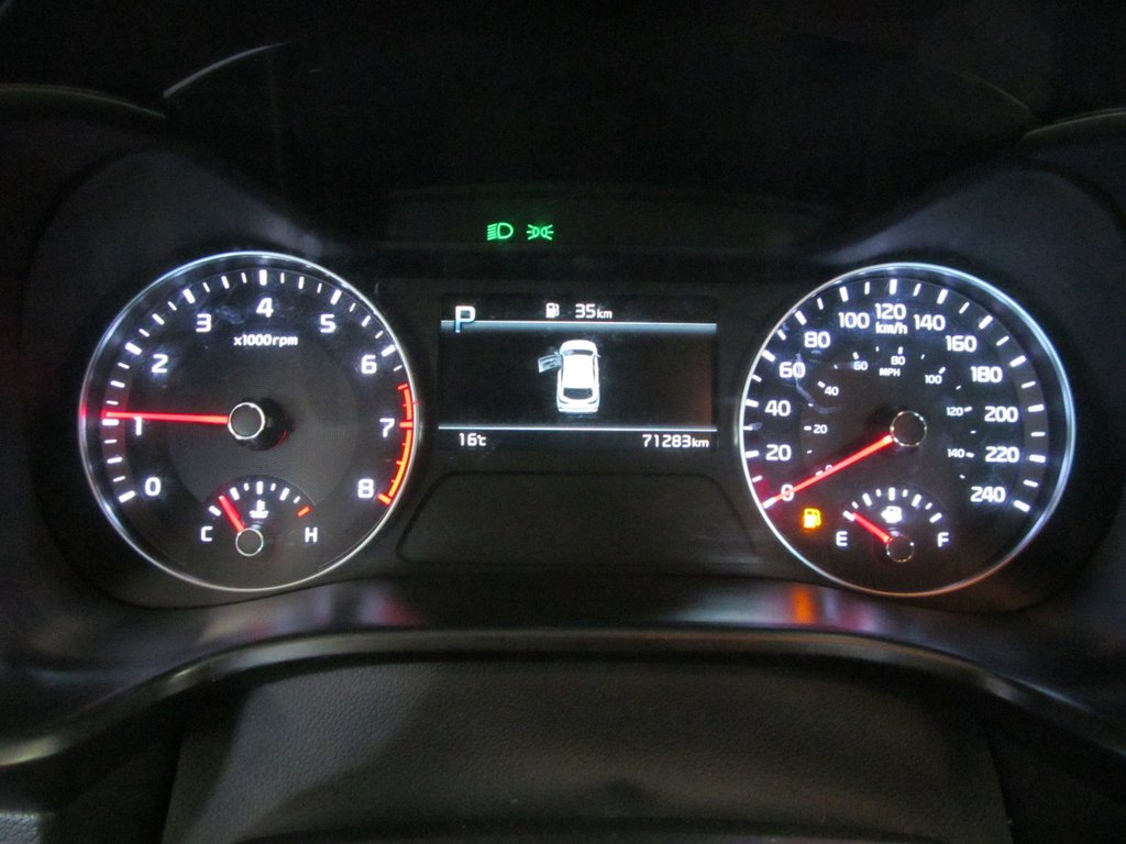 2022 Kia Forte5 EX in Dartmouth, Nova Scotia - 5 - w1024h768px