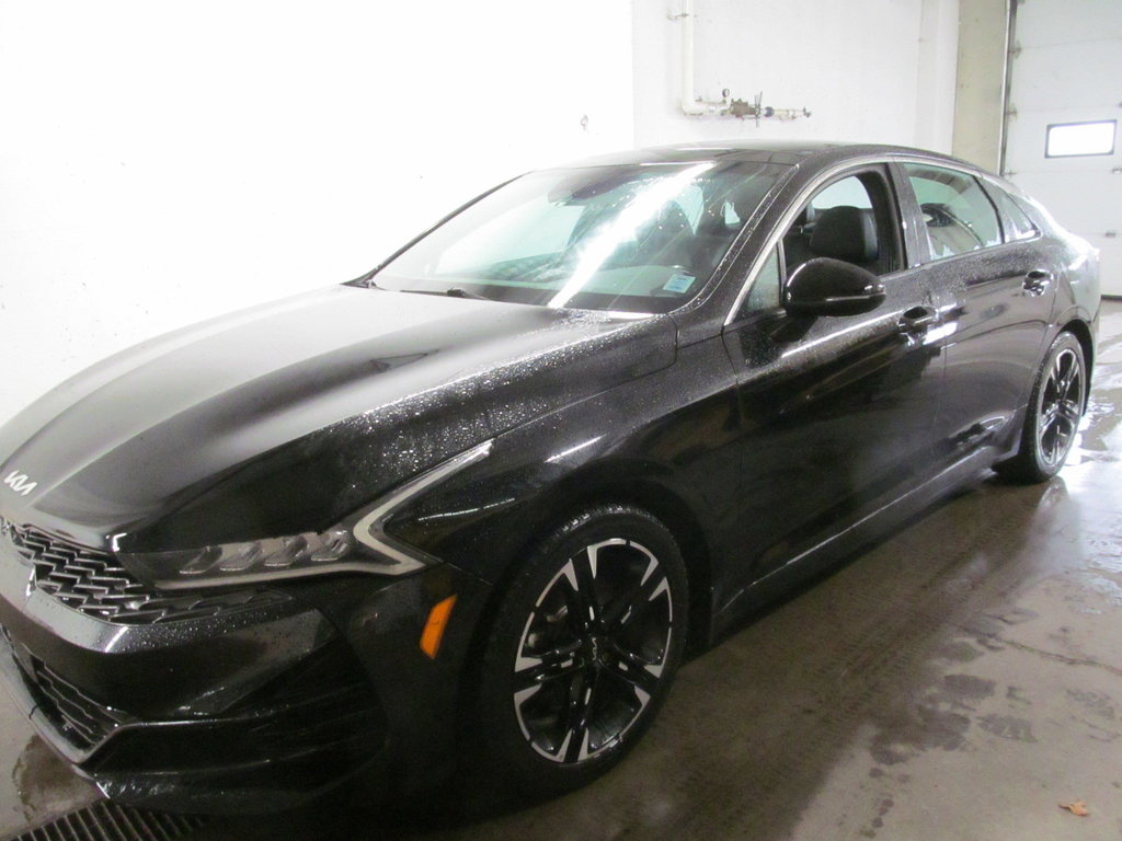 2022 Kia K5 GT-Line in Dartmouth, Nova Scotia - 2 - w1024h768px