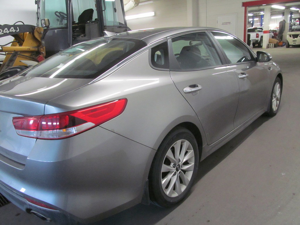 2016 Kia Optima LX in Dartmouth, Nova Scotia - 4 - w1024h768px